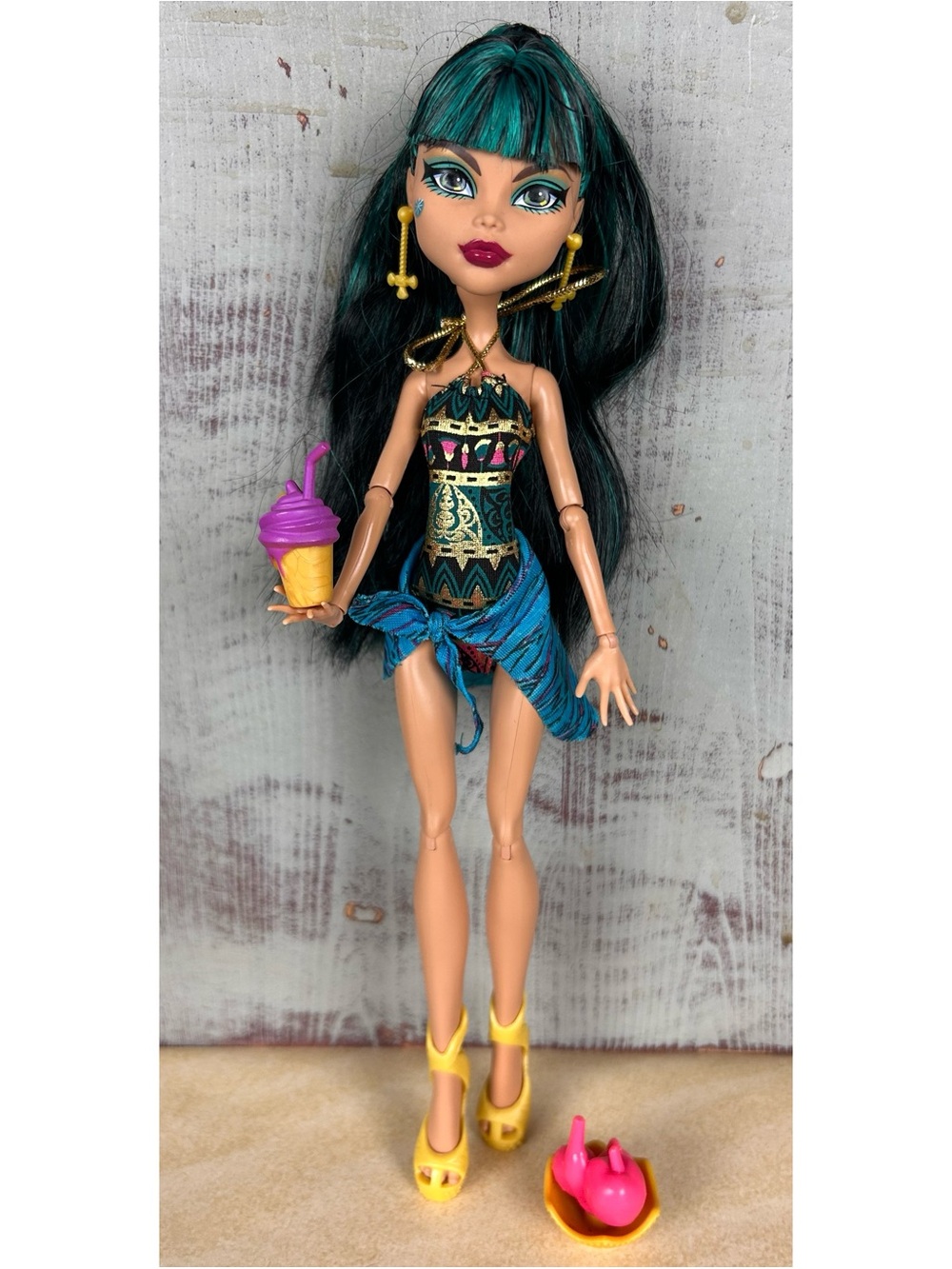 Monster High Cleo de Nile Desert Oasis Doll.